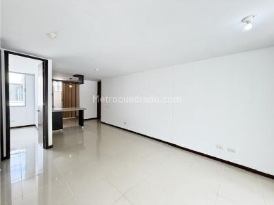Apartamento de 2 alcobas en venta en Cristales, Cali, 70 m² · foto 2 de 14