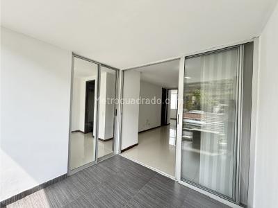 Apartamento de 2 alcobas en venta en Cristales, Cali, 70 m² · foto 3 de 14