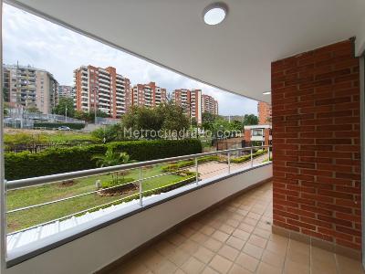 Apartamento de 3 alcobas en venta en Cristales, Cali, 112 m² · foto 8 de 9