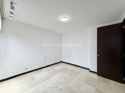 Apartamento de 3 alcobas en venta en Cristales, Cali, 199 m² · foto 12 de 20