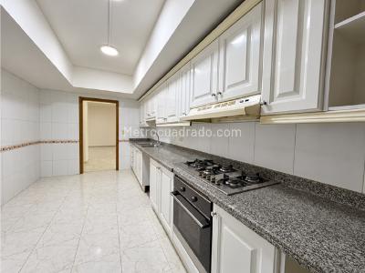 Apartamento de 3 alcobas en venta en La Arboleda, Cali, 220 m² · foto 3 de 20
