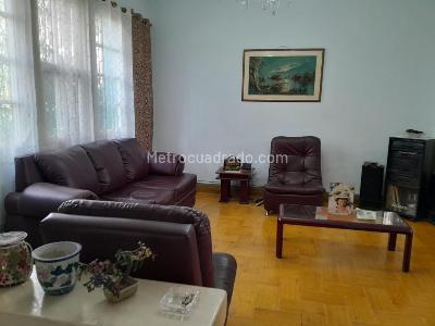 Casa de 5 alcobas en venta en Miraflores, Cali, 270 m² · foto 2 de 18