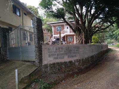 Casa de 5 alcobas en venta en La Buitrera, Cali, 160 m² · foto 2 de 10