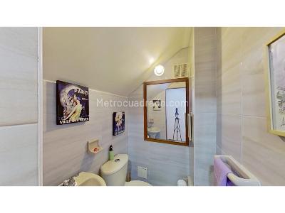 Apartamento de 1 alcoba en venta en Chico Lago, Bogotá, 67 m² · foto 12 de 13