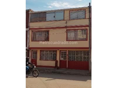 Casa de 5 alcobas en venta en El Guadual, Bogotá, 372 m² · foto 2 de 20