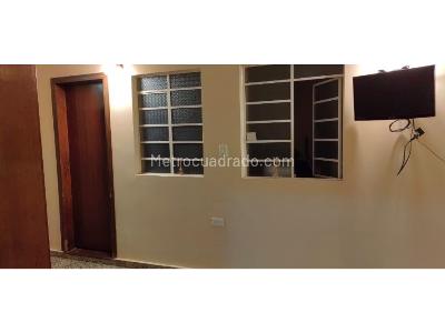 Casa de 5 alcobas en venta en El Guadual, Bogotá, 372 m² · foto 3 de 20
