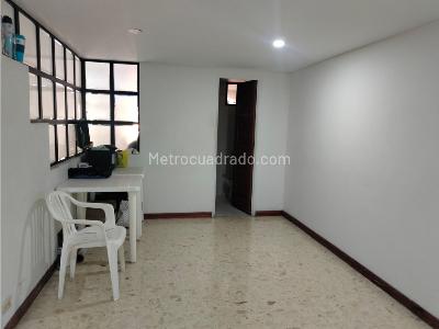 Apartamento de 2 alcobas en venta en Pardo Rubio, Bogotá, 76 m² · foto 4 de 20