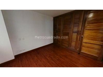 Apartamento de 2 alcobas en venta en Chico Lago, Bogotá, 88 m² · foto 10 de 18