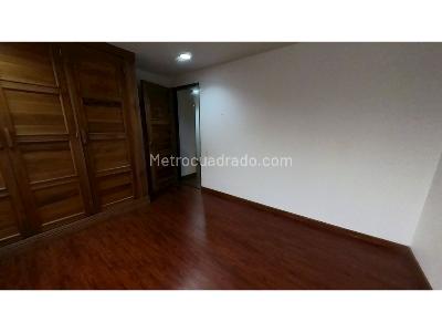 Apartamento de 2 alcobas en venta en Chico Lago, Bogotá, 88 m² · foto 1 de 18