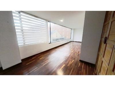 Apartamento de 2 alcobas en venta en Chico Lago, Bogotá, 88 m² · foto 2 de 18