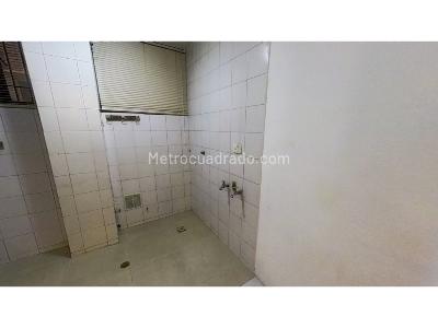 Apartamento de 2 alcobas en venta en Chico Lago, Bogotá, 88 m² · foto 8 de 18