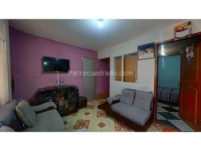 Casa de 2 alcobas en venta en Fontibon, Bogotá, 131 m² · foto 2 de 12