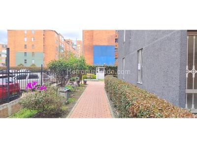 Apartamento de 3 alcobas en venta en Calandaima, Bogotá, 48 m² · foto 18 de 20