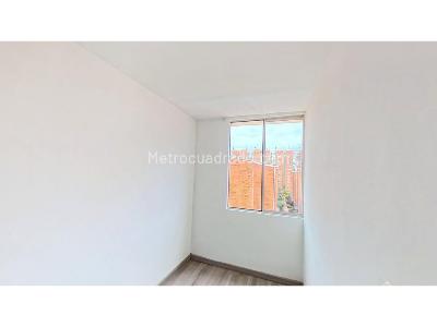 Apartamento de 3 alcobas en venta en Calandaima, Bogotá, 48 m² · foto 3 de 20