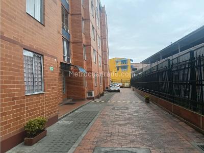 Apartamento de 3 alcobas en venta en Engativa, Bogotá, 41 m² · foto 15 de 17