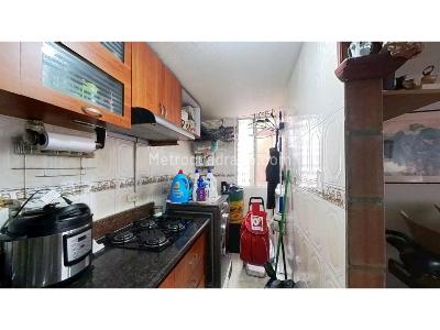 Apartamento de 3 alcobas en venta en Engativa, Bogotá, 41 m² · foto 4 de 17