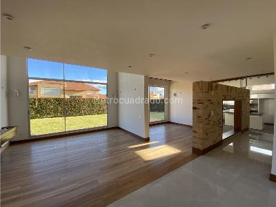 Casa de 4 alcobas en venta en Cajica Variante Zipaquira, Cajicá, 352 m² · foto 2 de 20