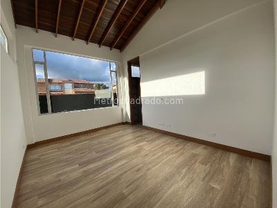 Casa de 4 alcobas en venta en Cajica Variante Zipaquira, Cajicá, 352 m² · foto 8 de 20