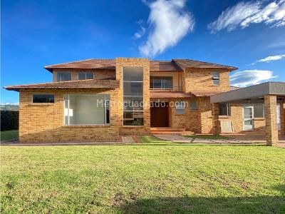 Casa de 4 alcobas en venta en Cajica Variante Zipaquira, Cajicá, 352 m² · foto 17 de 20