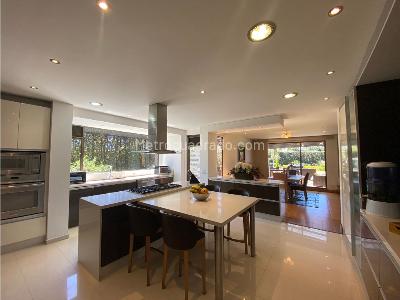 $3.250.000.000 en Condominio Club Residencial