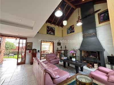 Casa de 4 alcobas en venta en Cajica Variante Zipaquira, Cajicá, 232 m² · foto 3 de 19
