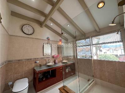 Casa de 4 alcobas en venta en Cajica Variante Zipaquira, Cajicá, 232 m² · foto 8 de 19