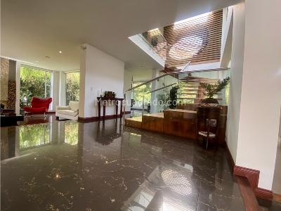Casa de 4 alcobas en arriendo en Zona Molino, Cajicá, 359 m² · foto 2 de 19