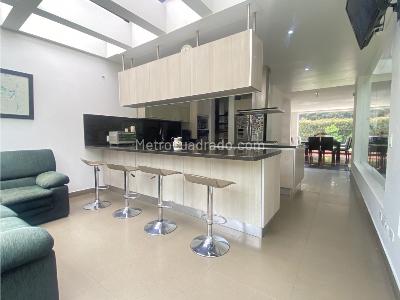 Casa de 4 alcobas en arriendo en Zona Molino, Cajicá, 359 m² · foto 5 de 19