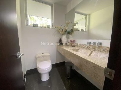 Casa de 4 alcobas en arriendo en Zona Molino, Cajicá, 359 m² · foto 8 de 19