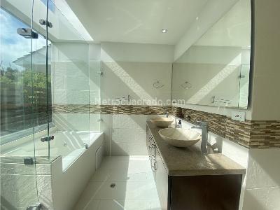 Casa de 4 alcobas en arriendo en Zona Molino, Cajicá, 359 m² · foto 14 de 19