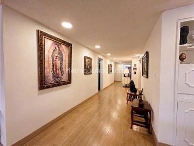 Apartamento en venta en Santa Barbara, Bogotá · foto 2 de 19
