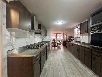 Apartamento en venta en Santa Barbara, Bogotá · foto 7 de 19
