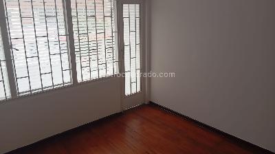 Casa de 5 alcobas en venta en El Rosario Barrios Unidos, Bogotá, 243 m² · foto 3 de 20