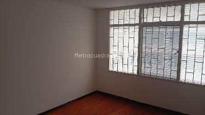 Casa de 5 alcobas en venta en El Rosario Barrios Unidos, Bogotá, 243 m² · foto 7 de 20