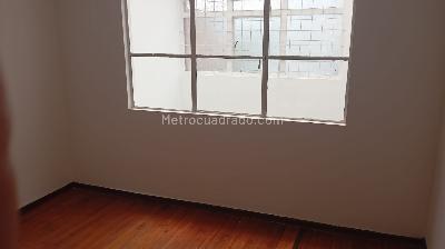Casa de 5 alcobas en venta en El Rosario Barrios Unidos, Bogotá, 243 m² · foto 13 de 20