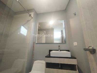 Apartaestudio en arriendo en Chico Santa Barbara, Bogotá, 30 m² · foto 13 de 20