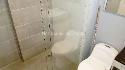 Apartaestudio en arriendo en Chico Santa Barbara, Bogotá, 30 m² · foto 7 de 20
