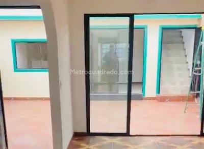 Casa de 5 alcobas en venta en Villa Luz Monjes, Bogotá, 250 m² · foto 2 de 3