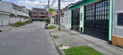 Casa de 5 alcobas en venta en Villa Luz, Bogotá, 250 m² · foto 2 de 20