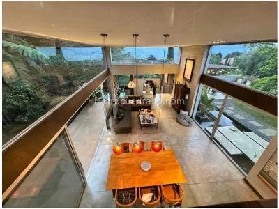 Casa de 4 alcobas en venta en El Poblado El Tesoro, Medellín, 970 m² · foto 2 de 17