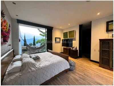 Casa de 4 alcobas en venta en El Poblado El Tesoro, Medellín, 970 m² · foto 11 de 17