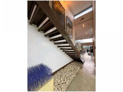 Casa de 4 alcobas en venta en El Poblado El Tesoro, Medellín, 970 m² · foto 12 de 17