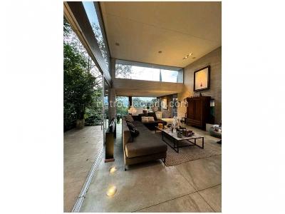 Casa de 4 alcobas en venta en El Poblado El Tesoro, Medellín, 970 m² · foto 13 de 17