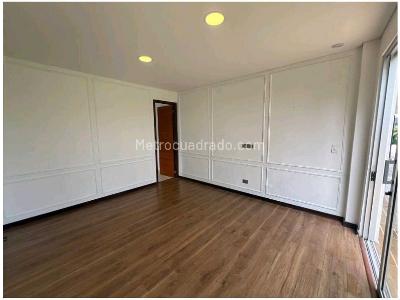 Casa de 5 alcobas en venta en El Escobero, Envigado · foto 10 de 18