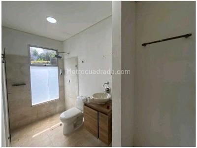 Casa de 5 alcobas en venta en El Escobero, Envigado · foto 12 de 18