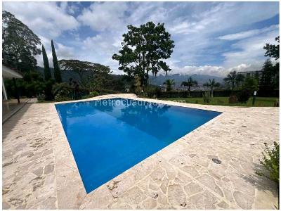 Casa de 5 alcobas en venta en El Escobero, Envigado · foto 16 de 18