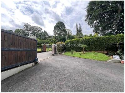 Casa de 5 alcobas en venta en El Escobero, Envigado · foto 3 de 18