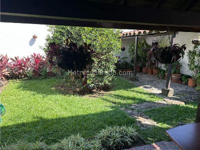 Casa de 4 alcobas en venta en Poblado Aguacatala, Medellín · foto 5 de 20