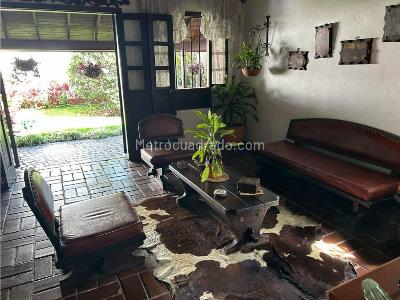 Casa de 4 alcobas en venta en Poblado Aguacatala, Medellín · foto 14 de 20