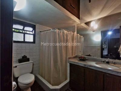 Casa de 4 alcobas en venta en Poblado Aguacatala, Medellín · foto 15 de 20